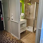 Ibis Styles Sur Lot فندق
