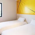Ibis Styles Sur Lot فندق 3*