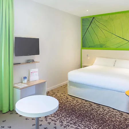מלון Ibis Styles Sur Lot 3*
