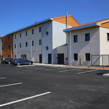 Ibis Styles Sur Lot Hotel 3*