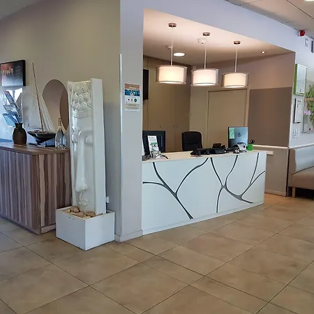 Ibis Styles Sur Lot