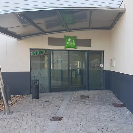 Ibis Styles Sur Lot Hotel