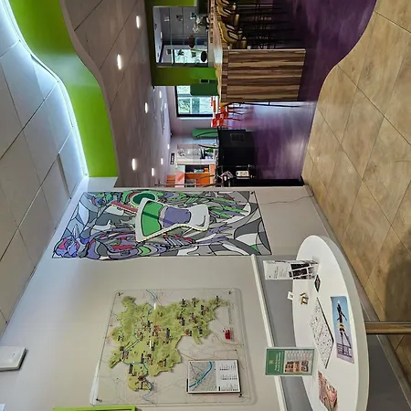 Ibis Styles Sur Lot 3* וילנב-סור-לו