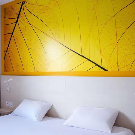 Ibis Styles Sur Lot 3*