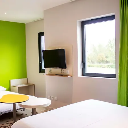 Ibis Styles Sur Lot 3*