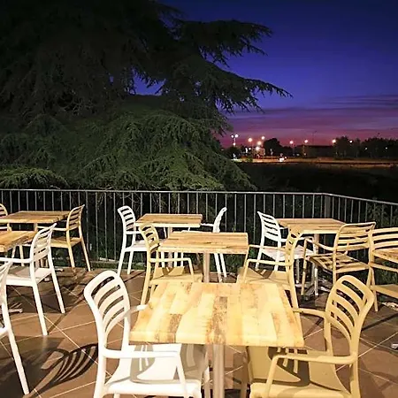 Ibis Styles Sur Lot 3* Villeneuve-sur-Lot