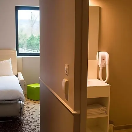 Ibis Styles Sur Lot 3*