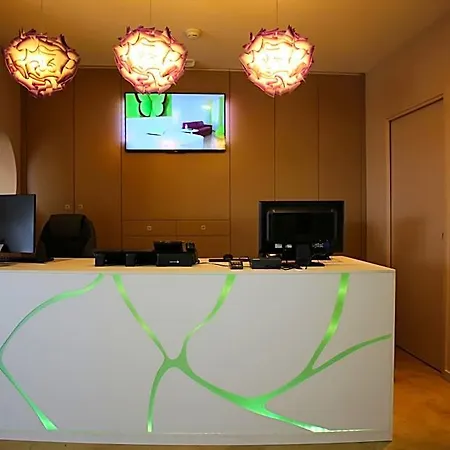 Ibis Styles Sur Lot Hotel 3*