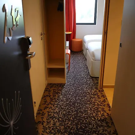 Ibis Styles Sur Lot Hotel 3*