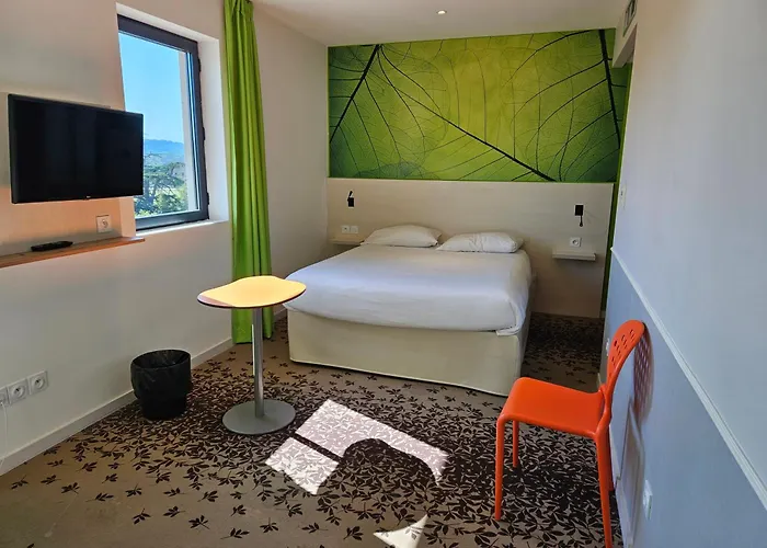 فندق Ibis Styles Sur Lot 3*