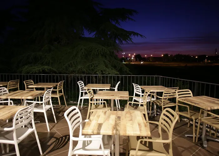 Ibis Styles Sur Lot فندق 3*